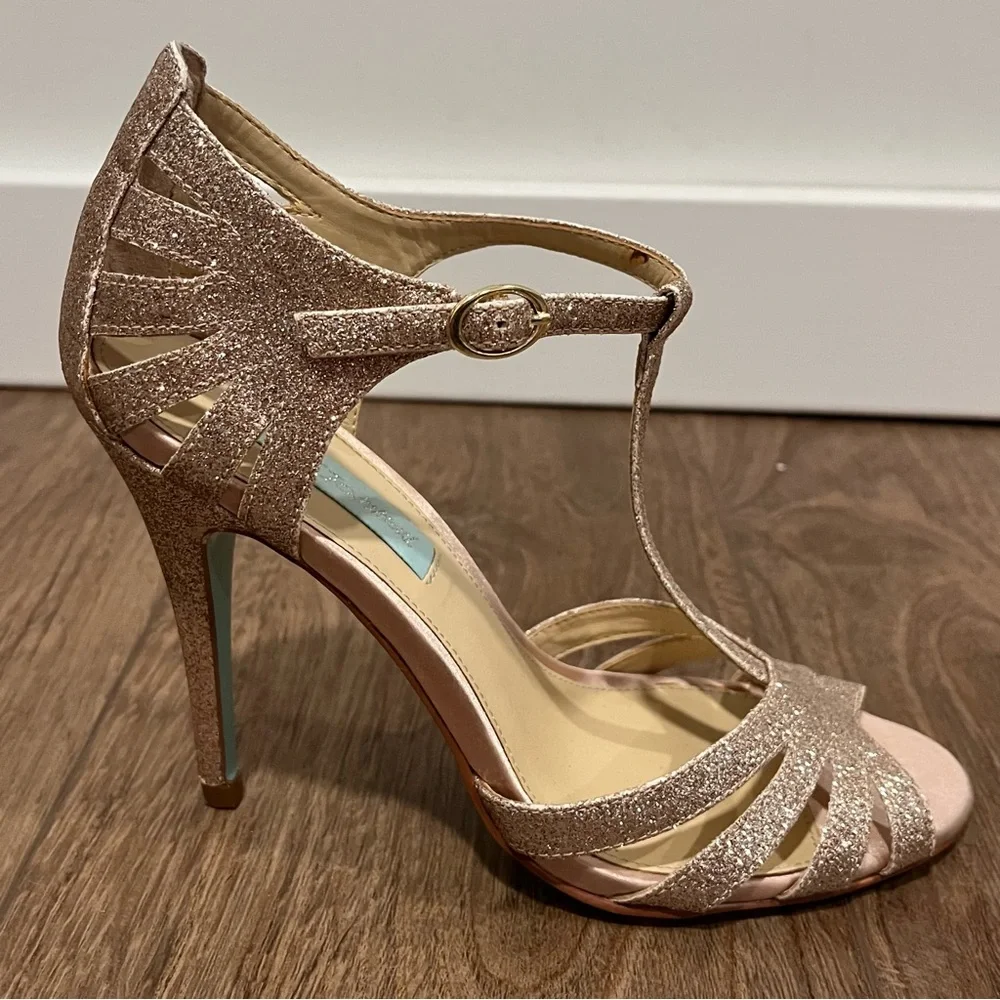Betsey Johnson Gold Glitter Tee Heels - ***See notes for sizing - Picture 12 of 15
